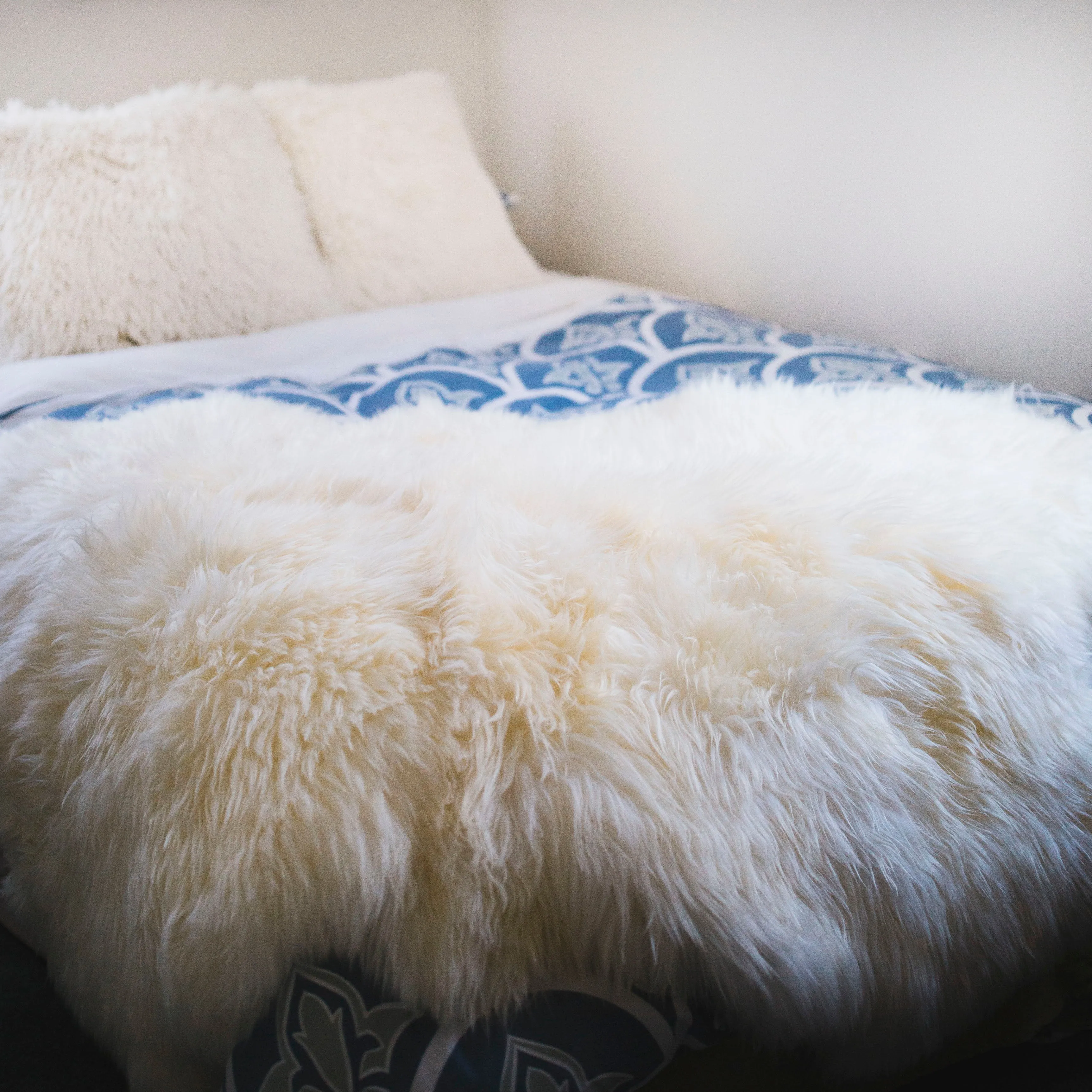 Ivory Cloud Double Sheepskin