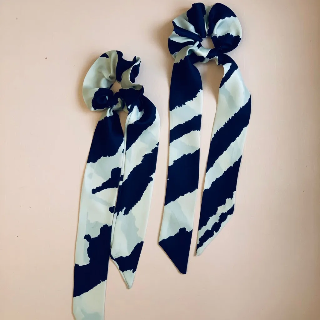 Paloma Tie in Vintage Navy and White Silk Print