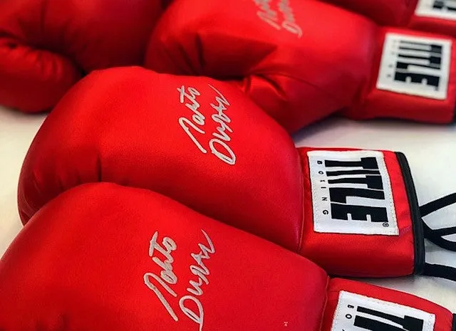 TITLE Boxing Legacy Autograph Gloves 2.0